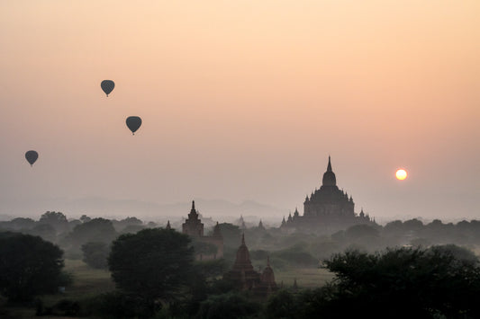 Hőlégballonok Mianmar fölött