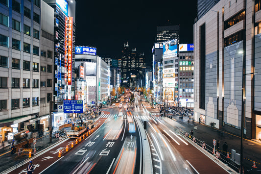 Tokió városrészlet éjszaka